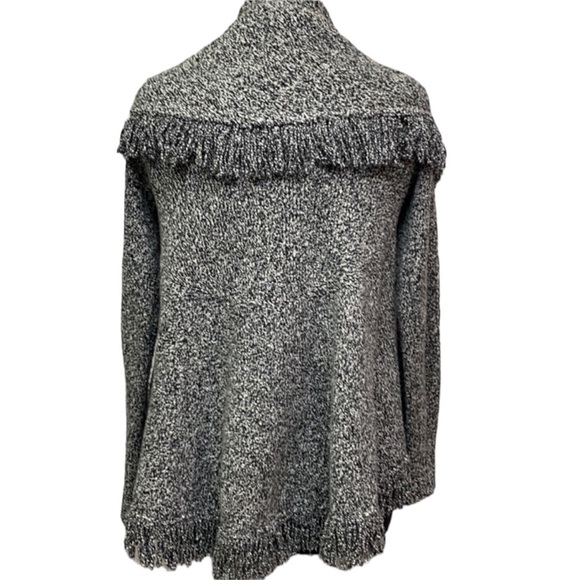Cache Fringed Shawl Collar Sweater - Picture 2 of 3